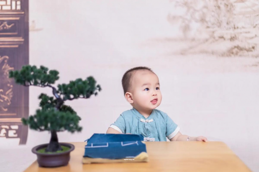 沧州满月宝宝放屁臭 沧州满月宝宝放屁臭